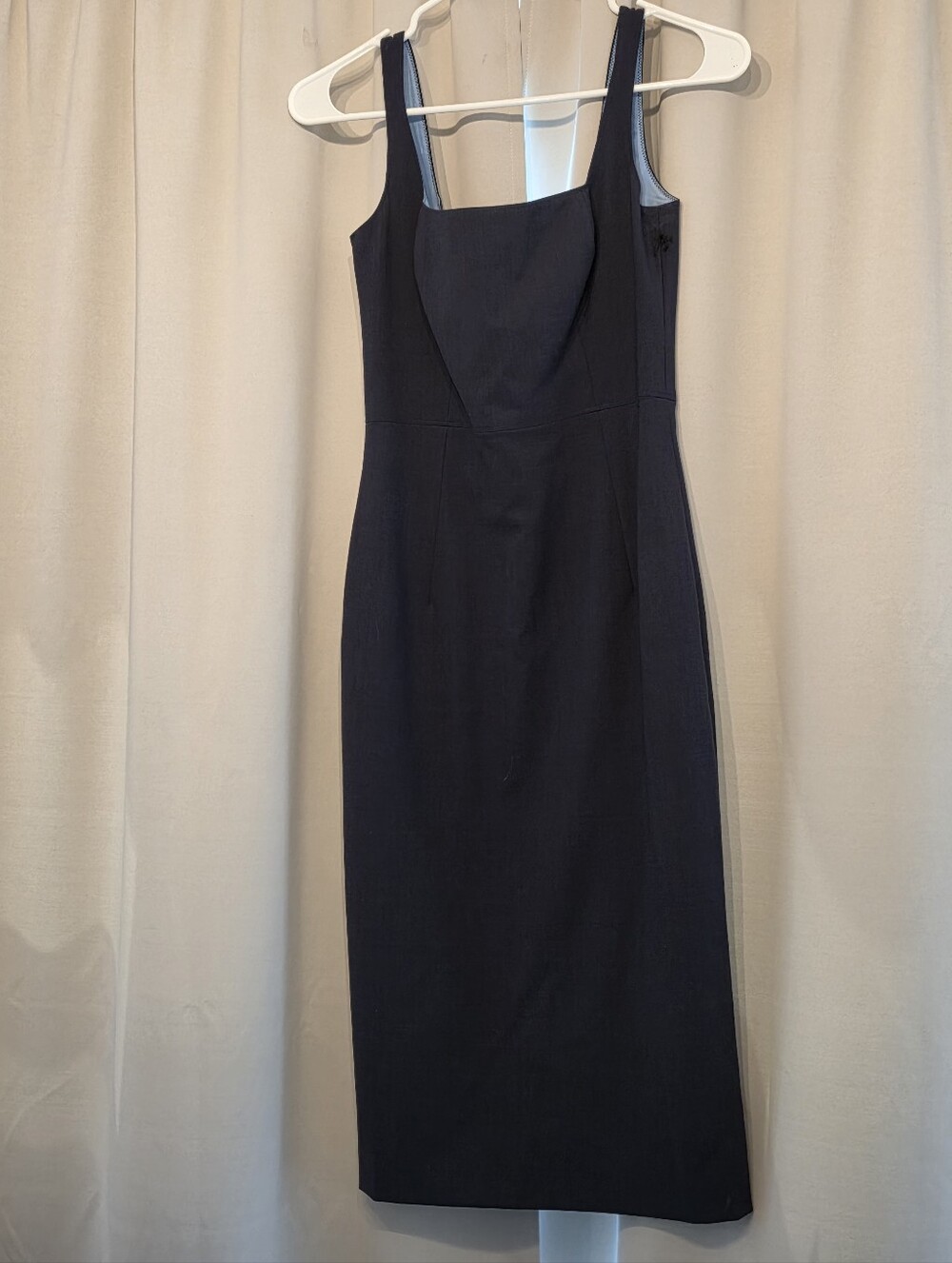 Tahari Black Sheath Dress Size 0-2 Sleeveless Midi